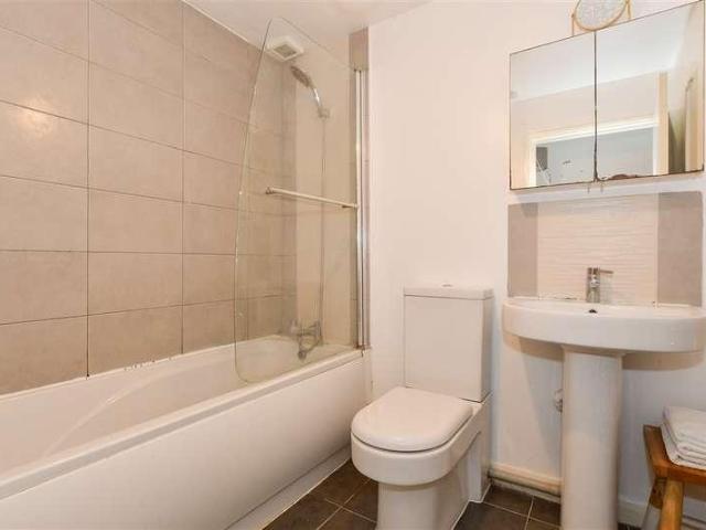 Flat for sale in Benhilton, Greater London