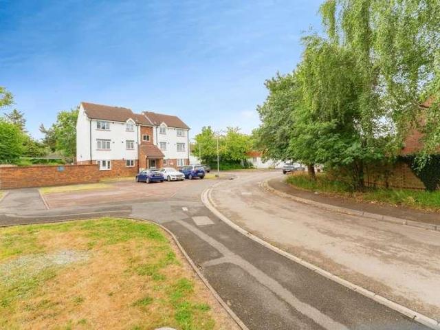 Flat for sale in West Drayton, Yiewsley