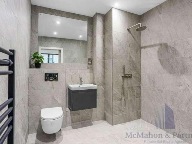 Flat for sale in Aldgate, Lyons