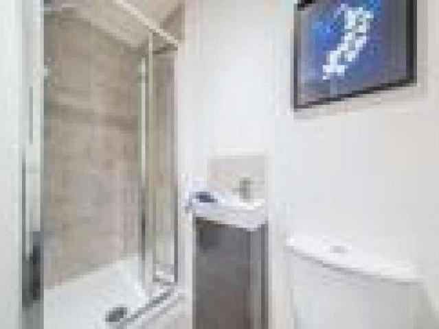 Flat for sale in West Yorkshire