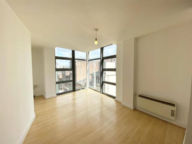 Flat for sale in Ropewalks, Calderstones