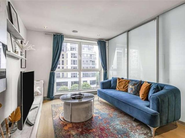 Flat for sale in Sands End, Greater London