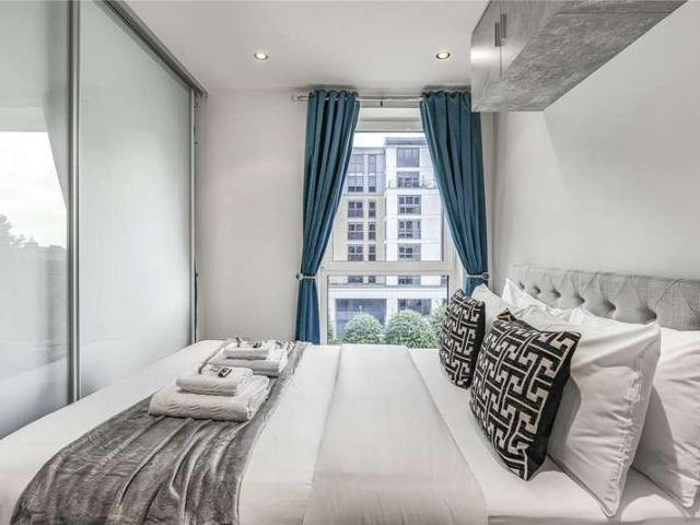 Flat for sale in Sands End, Greater London