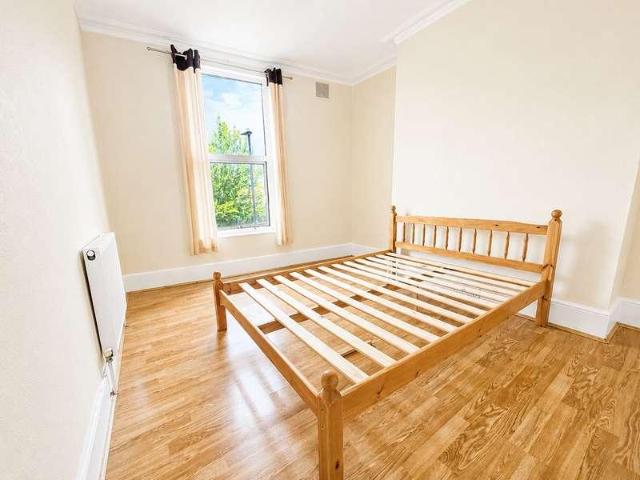 Flat for sale in Greater London
