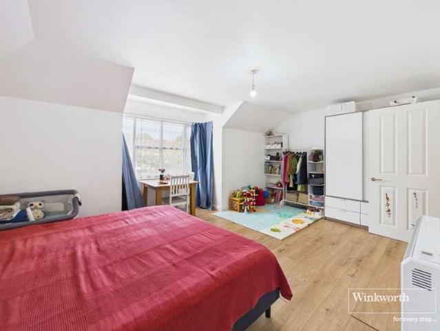 Flat for sale in The Hyde, Greater London