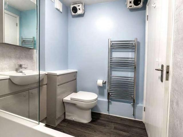 Flat for sale in Woking, Surrey