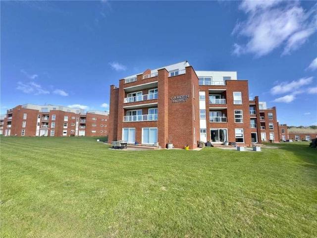 Flat for sale in Milford-on-Sea, Ashurst Bridge