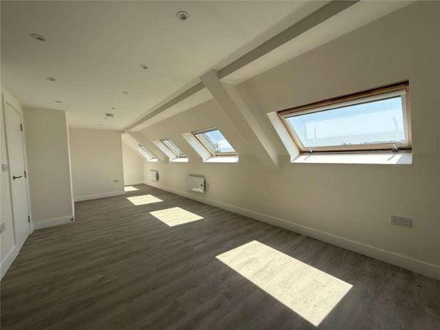 Flat for sale in Lunnon, Buckinghamshire