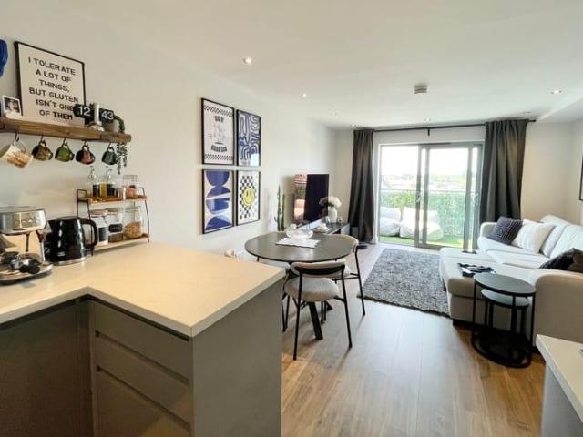 Flat for sale in Farnborough Town Centre, Rushmoor