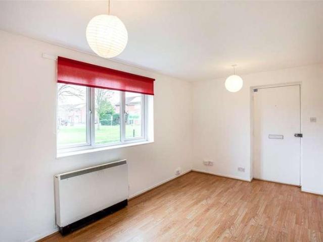 Flat for sale in Eastbridge, Suffolk