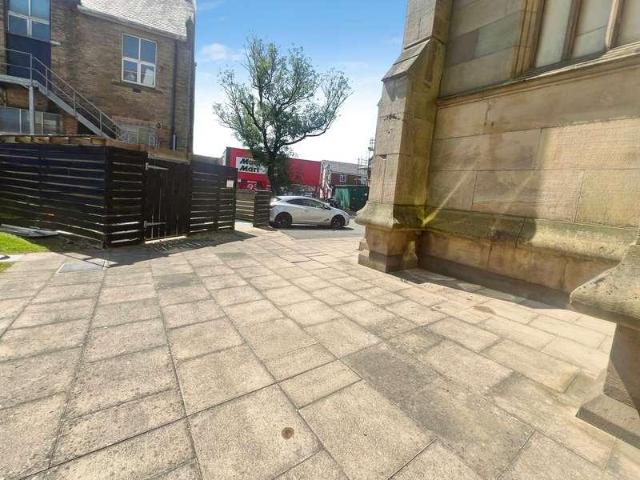 Flat for sale in Lee Bank, Greater Manchester