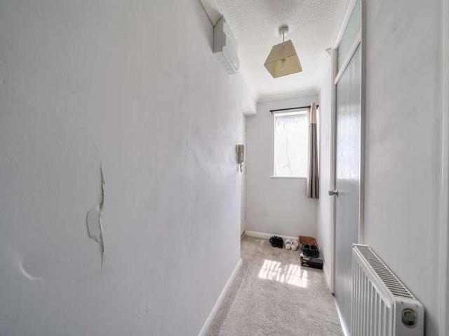 Flat for sale in Dunstable, Bedfordshire