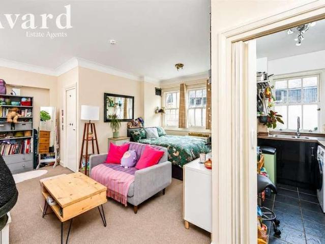 Flat for sale in Brunswick, Brighton