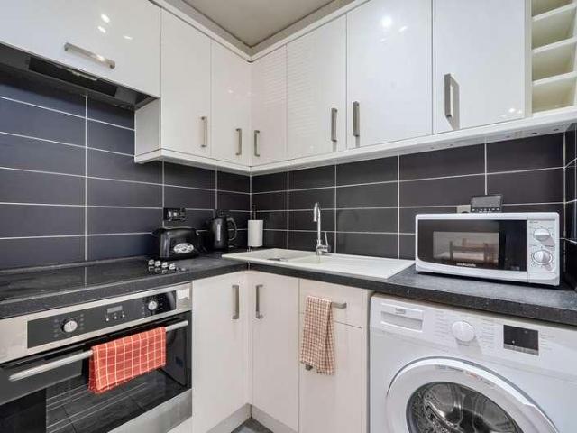Flat for sale in Bermondsey, Greater London