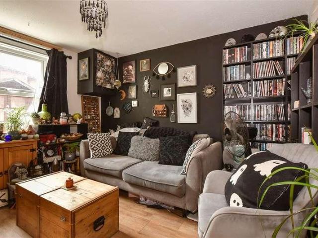 Flat for sale in Shanklin, Isle Of Wight