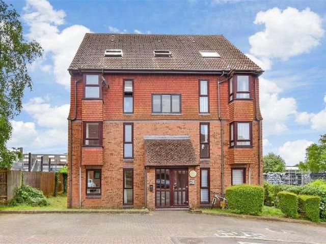 Flat for sale in Petersfield, Bolton Low Houses