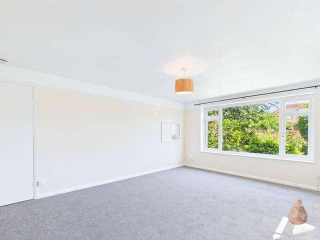 Flat for sale in Worthing, West Sussex