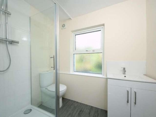 Flat for sale in London Borough of Ealing, Greater London