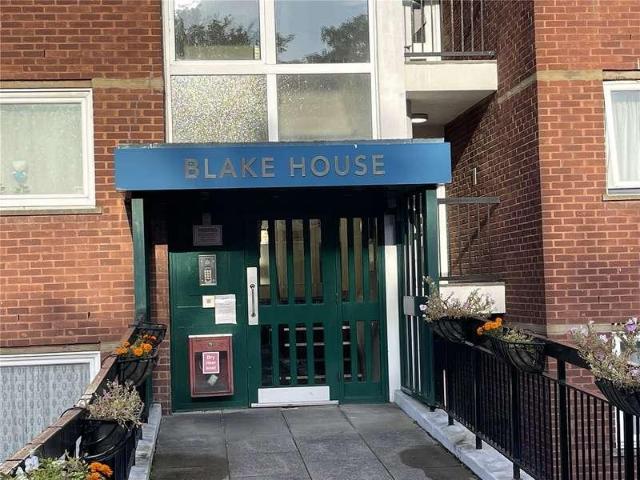 Flat for sale in Greater London