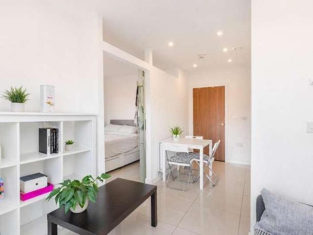 Flat for sale in West Hendon, Greater London