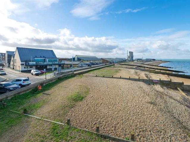 Flat for sale in Kingsdown Park, The Bridge