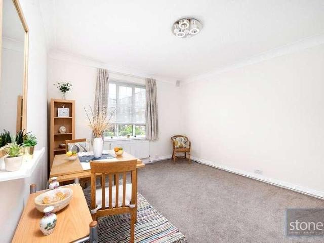 Flat for sale in Belsize Park, Greater London