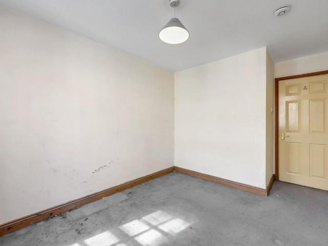 Flat for sale in Stepney, Greater London