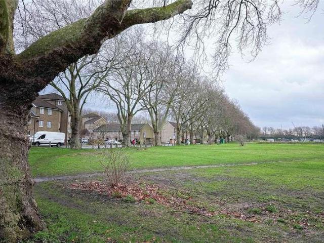 Flat for sale in Hackney Wick, Greater London