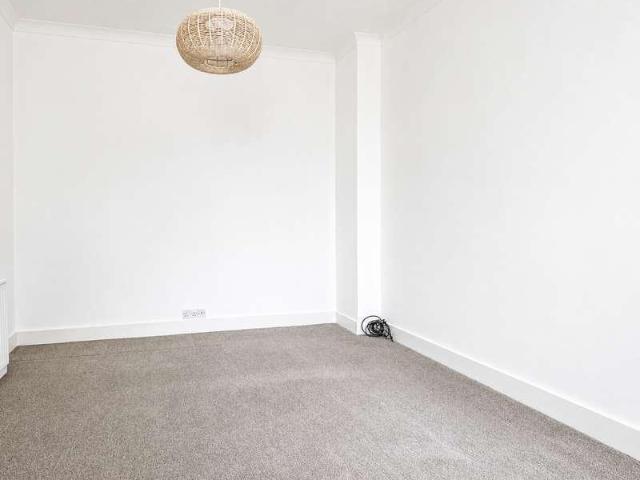 Flat for sale in Brunswick