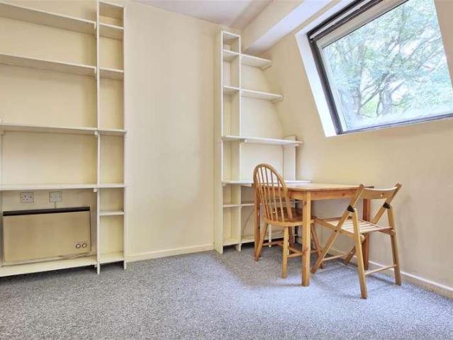 Flat for sale in Arbury, Cambridgeshire