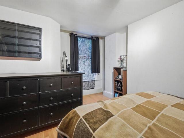Flat for sale in Leytonstone, Greater London