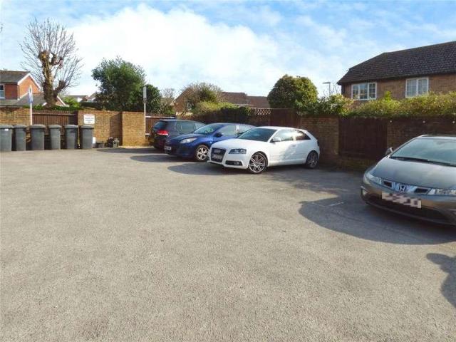 Flat for sale in Hedge End, Helford