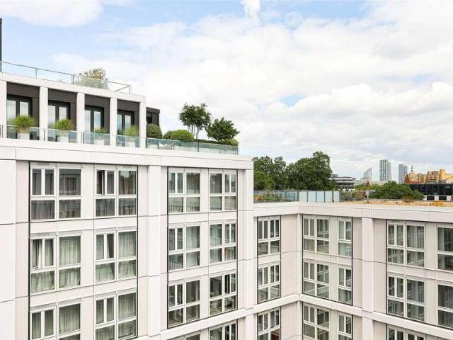 Flat for sale in St Clement Danes, Greater London