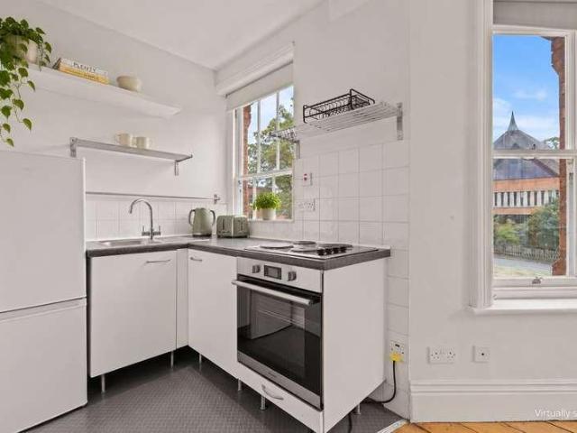 Flat for sale in Charlotteville, Westborough