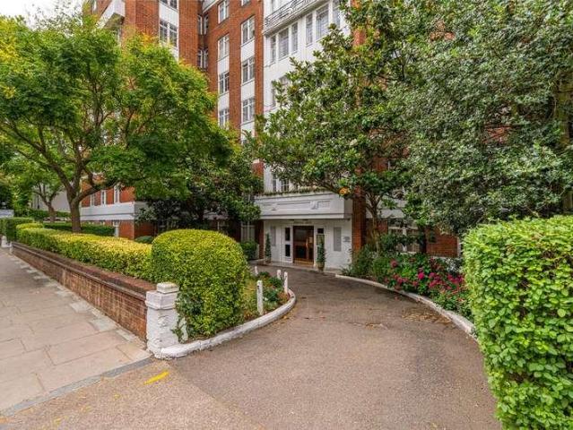 Flat for sale in St. John's Wood, Greater London