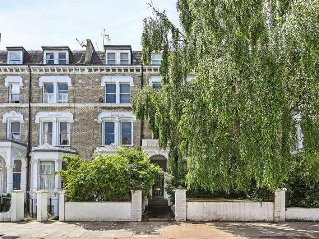 Flat for sale in Brook Green, Greater London