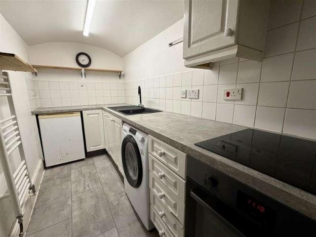 Flat for sale in Feckenham, City Of Bristol