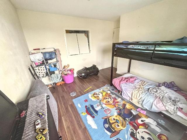 Flat for sale in Thames View, Greater London