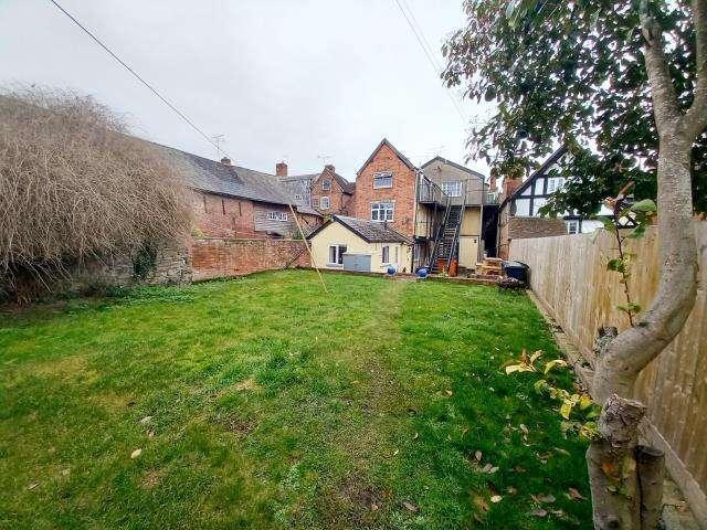 Flat for sale in Sandpits