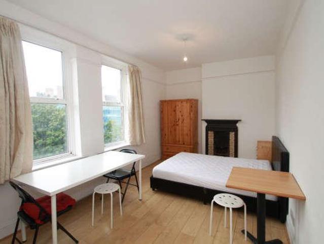 Flat for sale in Holloway, Lower Holloway