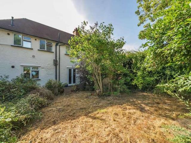 Flat for sale in Guildford Park, Westborough