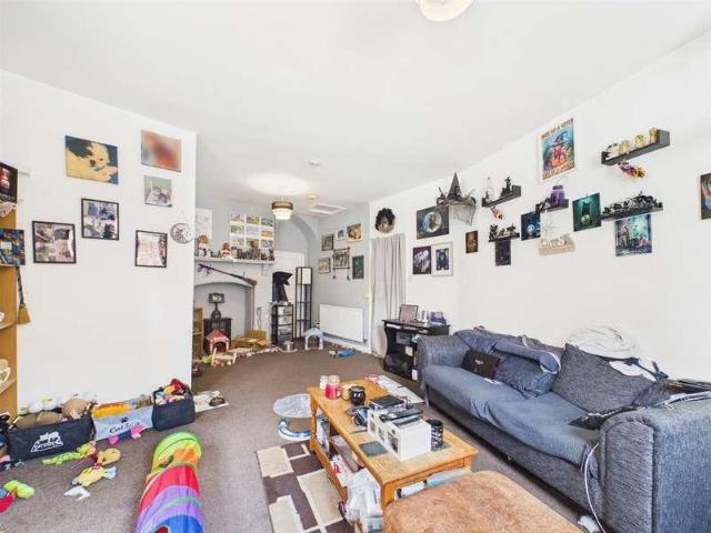 Flat for sale in Belleau, Lincolnshire