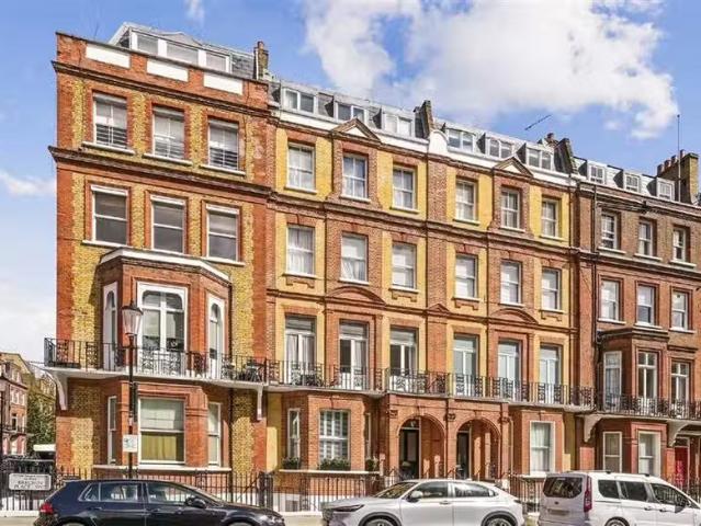House for sale in Kensington, Brompton