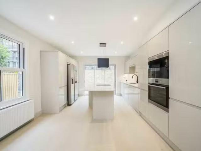 House for sale in Sands End, Fulham