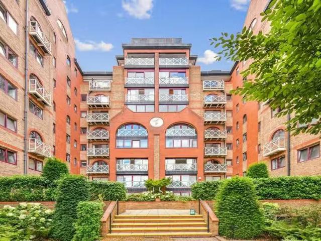 Apartment for sale in Sands End, Sands End
