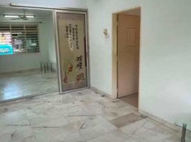 Flat for sale in Ulu Tiram, Johor