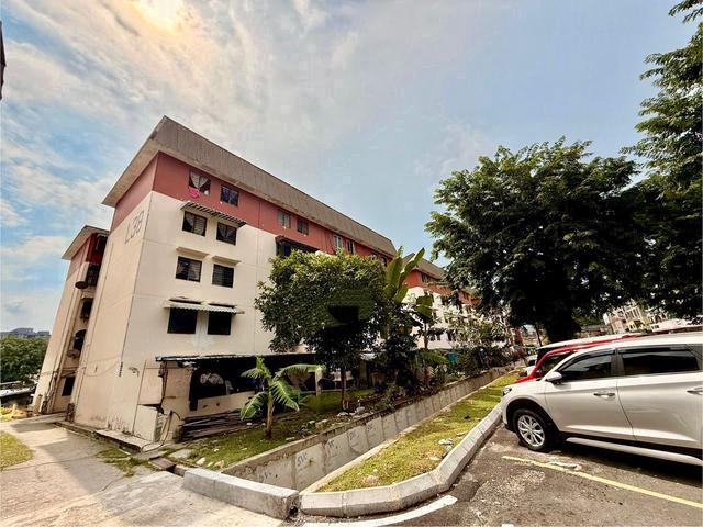 Flat for sale in Kajang, Langat