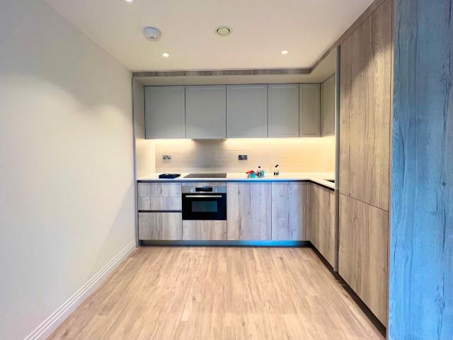 Apartment for rent in Oval, Greater London