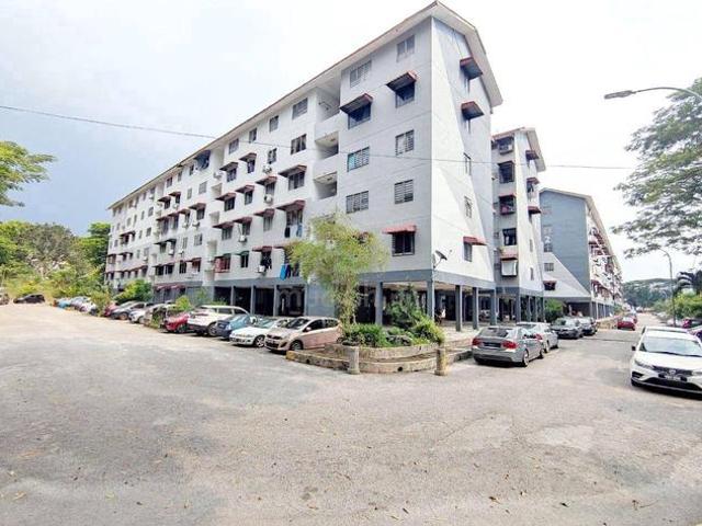 Flat for sale in Petaling, Damansara Damai