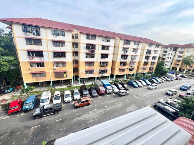 Flat for sale in Petaling, Damansara Damai